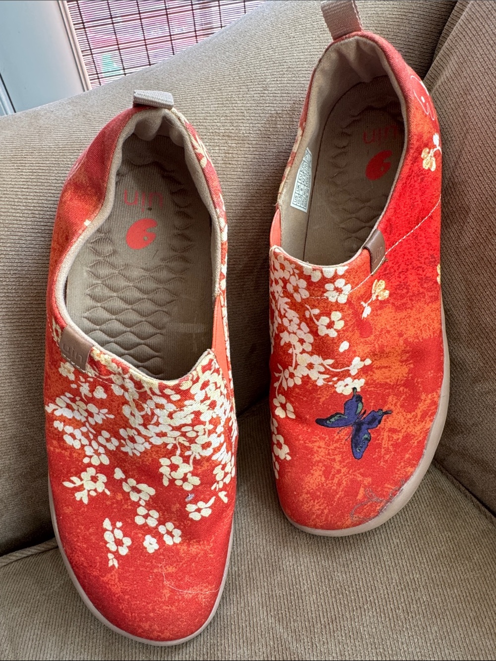 UIN Red Slip-On Canvas Shoe with Subtle Print